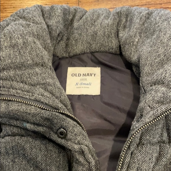 Gray vest - Picture 2 of 4